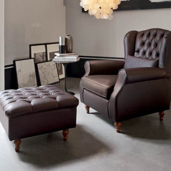 Armchair Vanessa