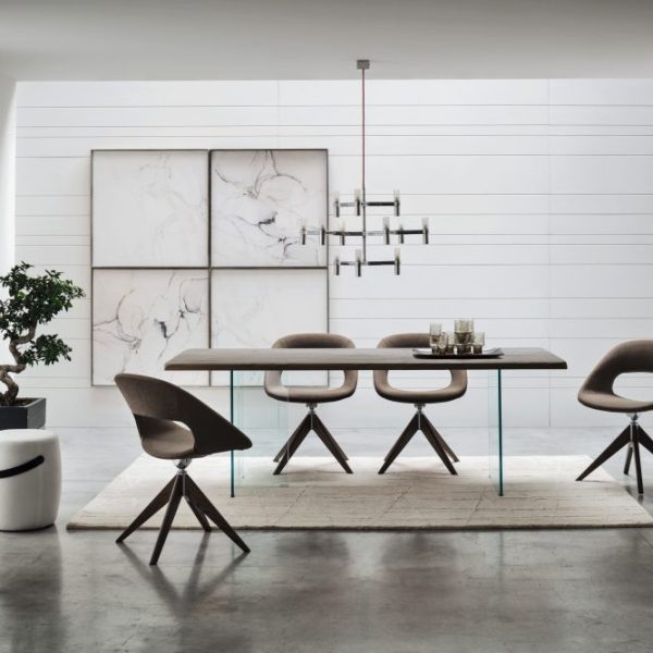 Cleo Table
