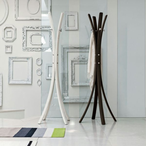 Clothes hanger